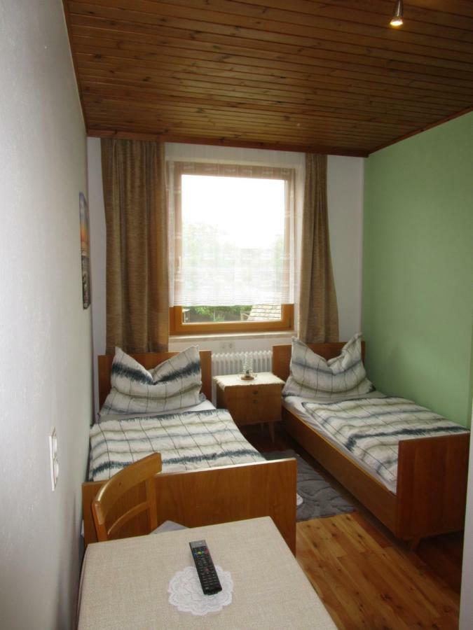 Dorfwirtshaus Rauch 호텔 Eschabruck 외부 사진