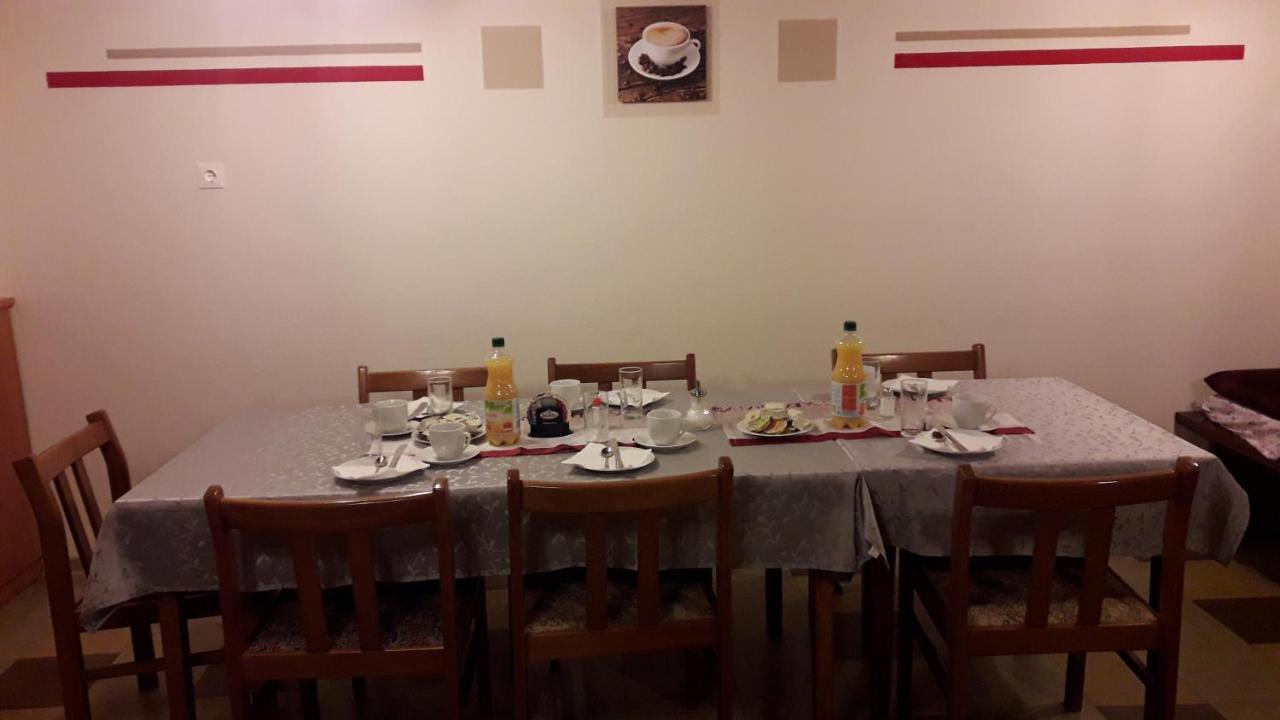 Dorfwirtshaus Rauch 호텔 Eschabruck 외부 사진
